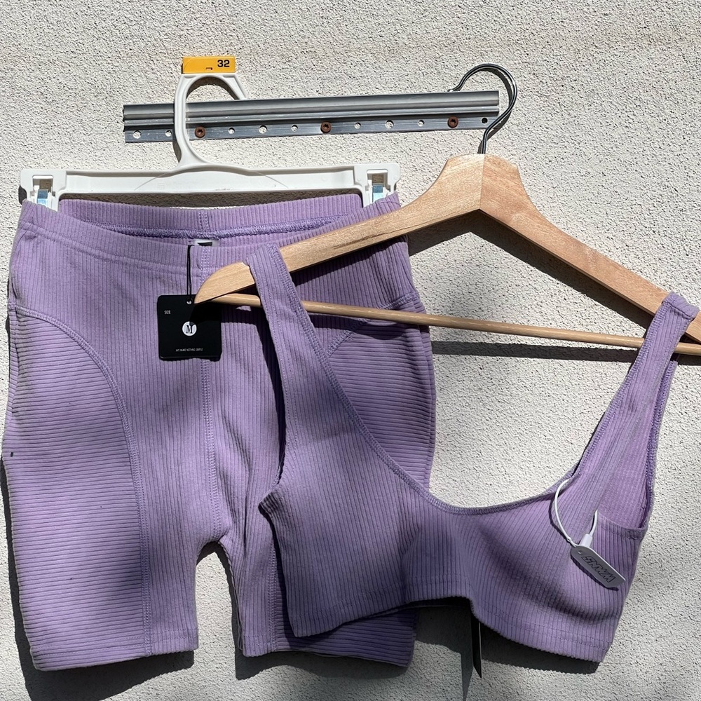 Never worn (tags still on) WMNS wear “Luna” set.